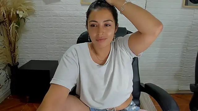 Aisha 09 online show from March 7, 2025, 6:22 pm