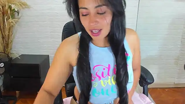 Aisha 09 online show from March 11, 2025, 6:52 pm