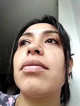 Aisha 09 online show from May 13, 2026, 2:58 pm