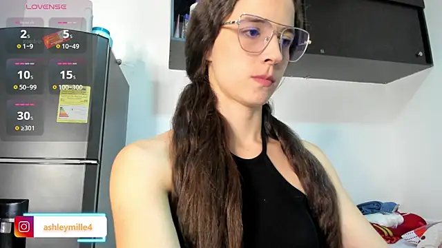  ashleymiller online show from November 21, 2025, 6:50 pm