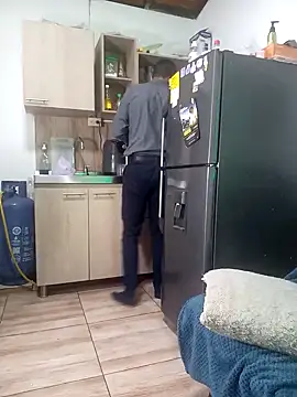 latinmartin73 online show from March 4, 2025, 1:23 am