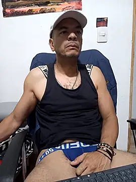 latinmartin73 online show from September 14, 2025, 1:49 am