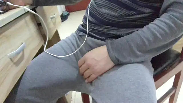 huzi518 online show from March 15, 2026, 6:41 am