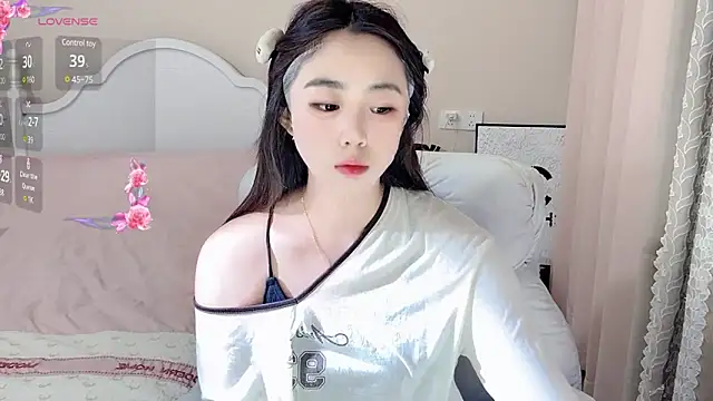 Caitlyn   online show from March 4, 2025, 11:29 am