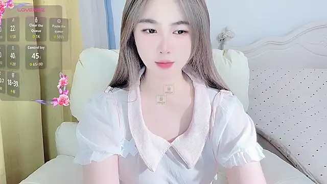 Caitlyn   online show from May 11, 2026, 3:07 pm