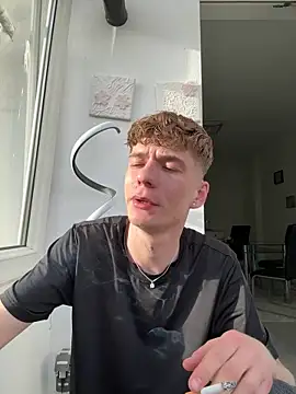 Snapshot of MiguelRausch chatting on April 9, 2026, 4:12 pm MiguelRausch online show from April 9, 2026, 4:12 pm
