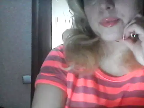 Snapshot of SweetCandy356 chatting on March 4, 2025, 10:46 am SweetCandy356 online show from March 4, 2025, 10:46 am