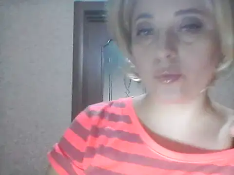 Snapshot of SweetCandy356 chatting on March 16, 2025, 11:27 am SweetCandy356 online show from March 16, 2025, 11:27 am