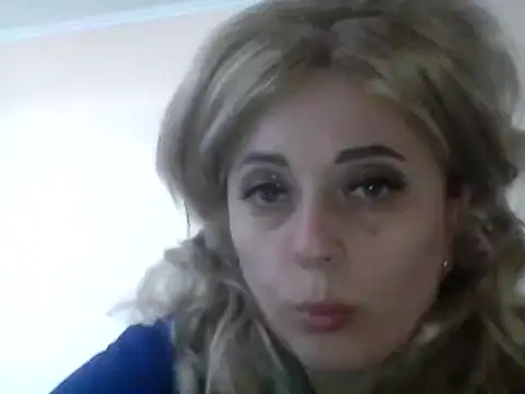 Snapshot of SweetCandy356 chatting on March 21, 2025, 12:17 pm SweetCandy356 online show from March 21, 2025, 12:17 pm