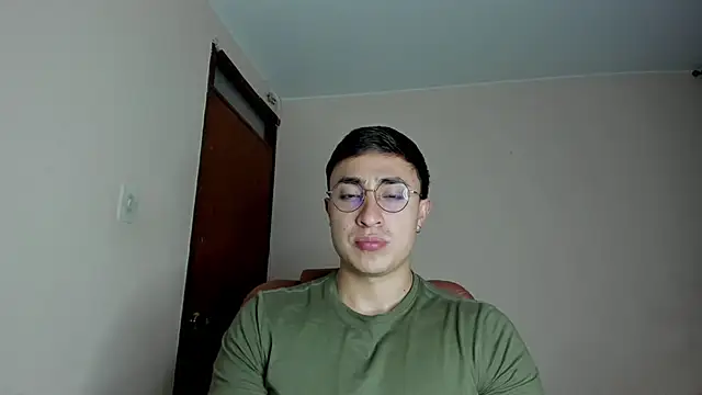 Leoknight online show from March 11, 2025, 2:32 am