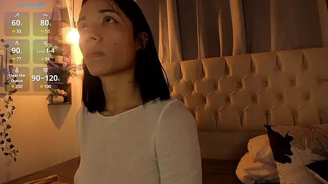 savagequeenbee7 online show from December 7, 2024, 12:24 pm