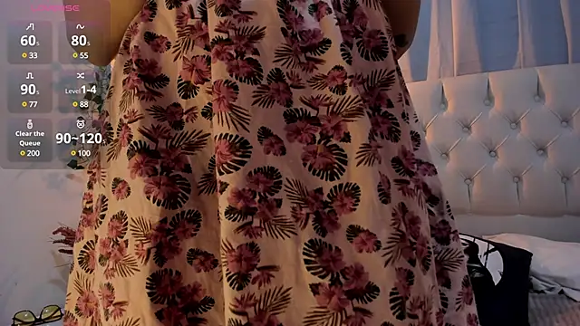 savagequeenbee7 online show from December 10, 2024, 3:01 pm