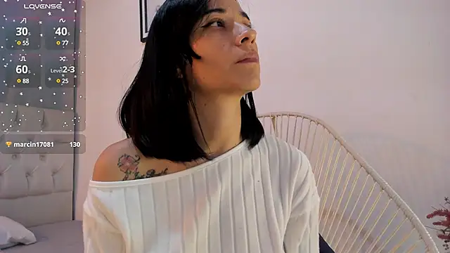 savagequeenbee7 online show from December 13, 2024, 3:43 pm