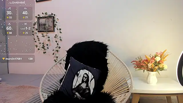 savagequeenbee7 online show from December 14, 2024, 1:27 pm