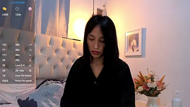 savagequeenbee7 online show from January 15, 2025, 2:35 pm