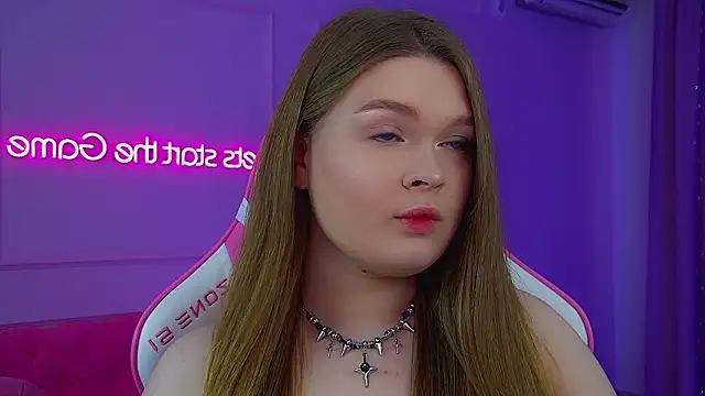 CrystalLyons online show from March 15, 2026, 6:19 am