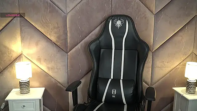 Michelle 054 online show from December 17, 2024, 12:43 pm