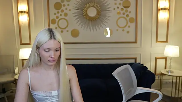 Michelle 054 online show from November 7, 2025, 8:31 pm