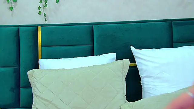 Snapshot of PollyLanders chatting on January 20, 2025, 2:11 am PollyLanders online show from January 20, 2025, 2:11 am