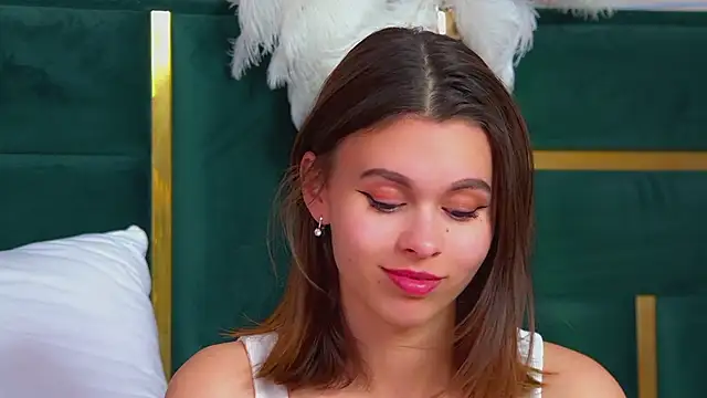 Snapshot of PollyLanders chatting on September 30, 2025, 6:29 am PollyLanders online show from September 30, 2025, 6:29 am