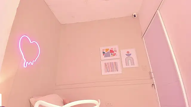 dani skinny  online show from November 15, 2025, 11:51 am