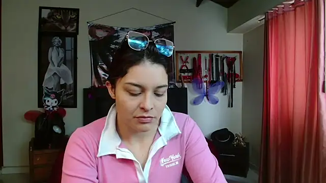 Snapshot of Marilynselxoveanalhard chatting on May 6, 2026, 2:22 pm Marilynselxoveanalhard online show from May 6, 2026, 2:22 pm