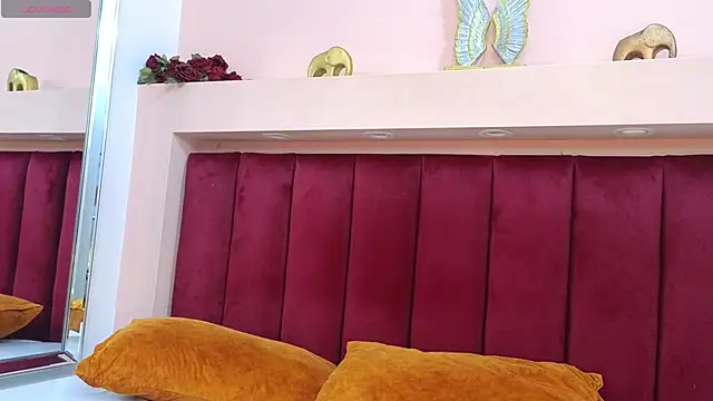 JESSYCORTES online show from February 5, 2025, 5:09 pm