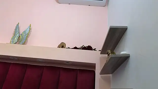 JESSYCORTES online show from March 3, 2025, 2:15 pm