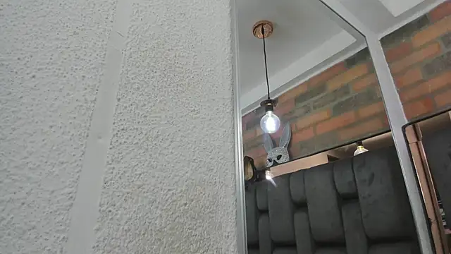 JESSYCORTES online show from October 13, 2025, 2:50 pm