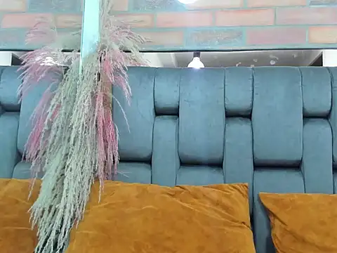 JESSYCORTES online show from April 1, 2026, 4:46 am