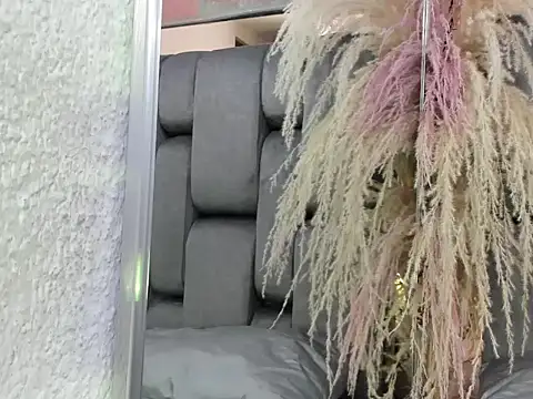 JESSYCORTES online show from April 19, 2026, 4:45 am