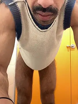 Snapshot of Lucascacaca chatting on December 18, 2024, 9:47 am Lucascacaca online show from December 18, 2024, 9:47 am