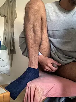 Snapshot of Lucascacaca chatting on February 24, 2026, 4:05 pm Lucascacaca online show from February 24, 2026, 4:05 pm