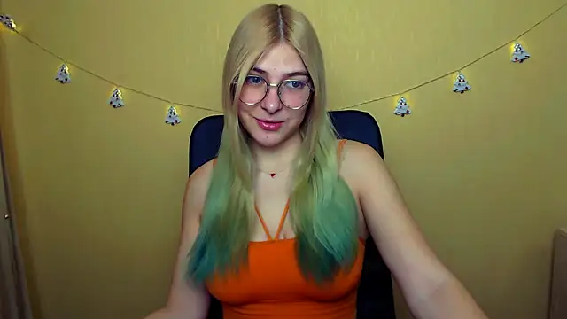 Luna Lush  online show from December 8, 2024, 9:13 am