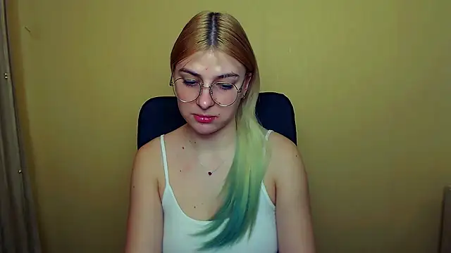 Luna Lush  online show from January 14, 2025, 11:31 am