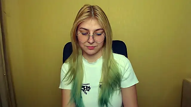 Luna Lush  online show from January 30, 2025, 12:48 pm