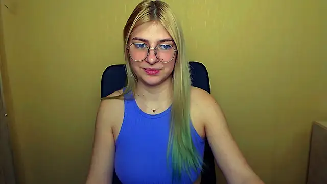 Luna Lush  online show from February 6, 2025, 12:26 pm