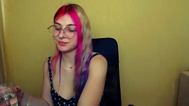 Luna Lush  online show from February 26, 2025, 12:14 pm