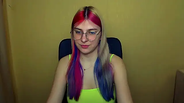 Luna Lush  online show from March 11, 2025, 8:20 am