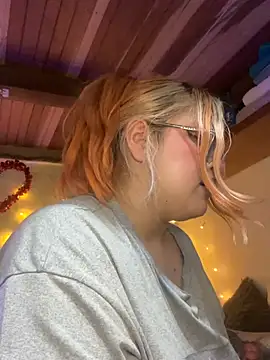 SophiaWeestt99 online show from February 26, 2026, 3:05 am