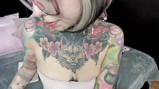 NikkiRamone online show from January 7, 2025, 6:03 pm