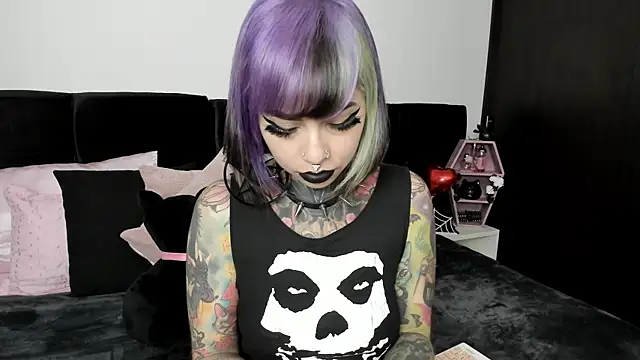 NikkiRamone online show from February 15, 2025, 6:12 pm