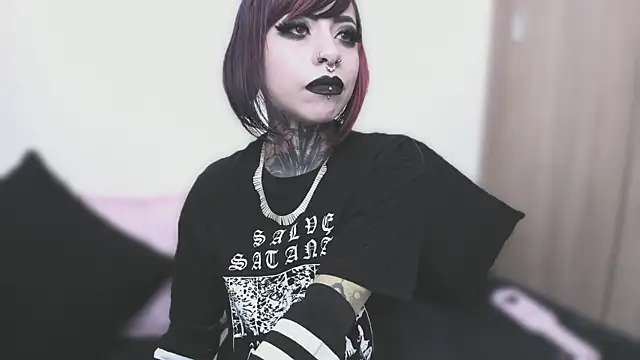 NikkiRamone online show from September 11, 2025, 10:48 am