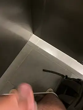 thiagowes online show from April 12, 2026, 7:52 pm