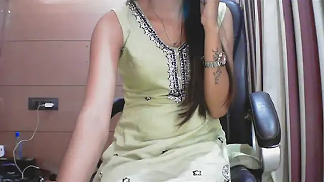 collage hoty online show from November 26, 2025, 5:36 pm