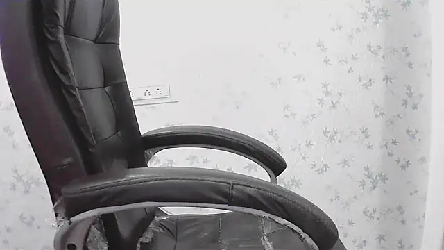 collage hoty online show from February 4, 2026, 7:03 am