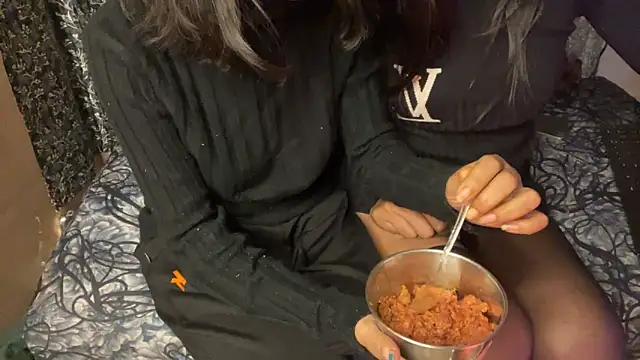 Snapshot of mystical_zara chatting on January 25, 2025, 7:39 pm mystical zara online show from January 25, 2025, 7:39 pm