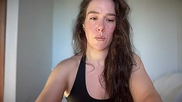 Snapshot of MilkyHoneyLullabies chatting on September 11, 2025, 12:16 pm MilkyHoneyLullabies online show from September 11, 2025, 12:16 pm