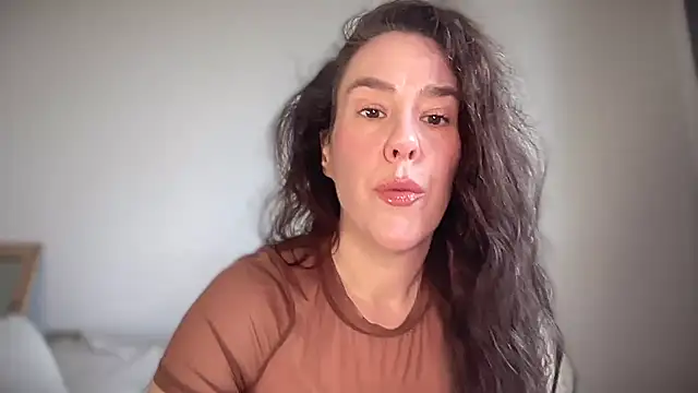 Snapshot of MilkyHoneyLullabies chatting on September 15, 2025, 12:27 pm MilkyHoneyLullabies online show from September 15, 2025, 12:27 pm