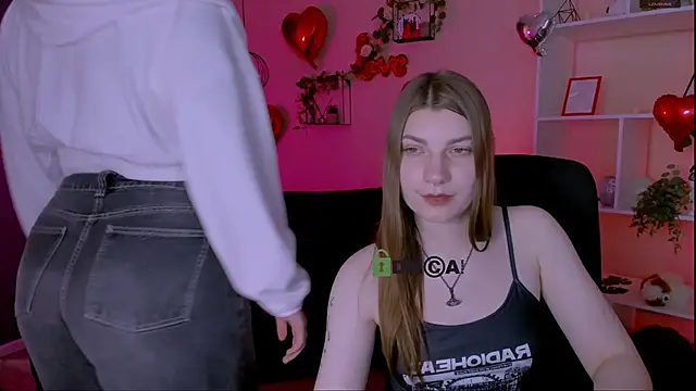 nikole kitt online show from February 16, 2026, 3:35 am